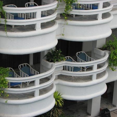 Hotel Y Suites Plaza Manzanillo Bagian luar foto