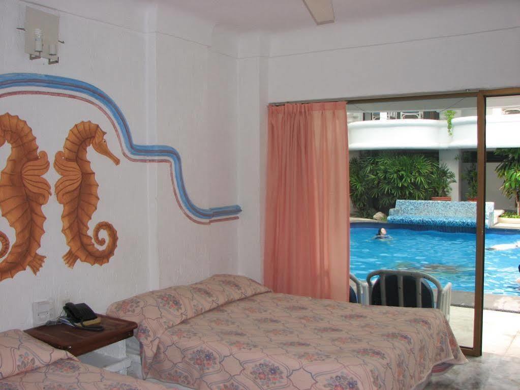Hotel Y Suites Plaza Manzanillo Bagian luar foto