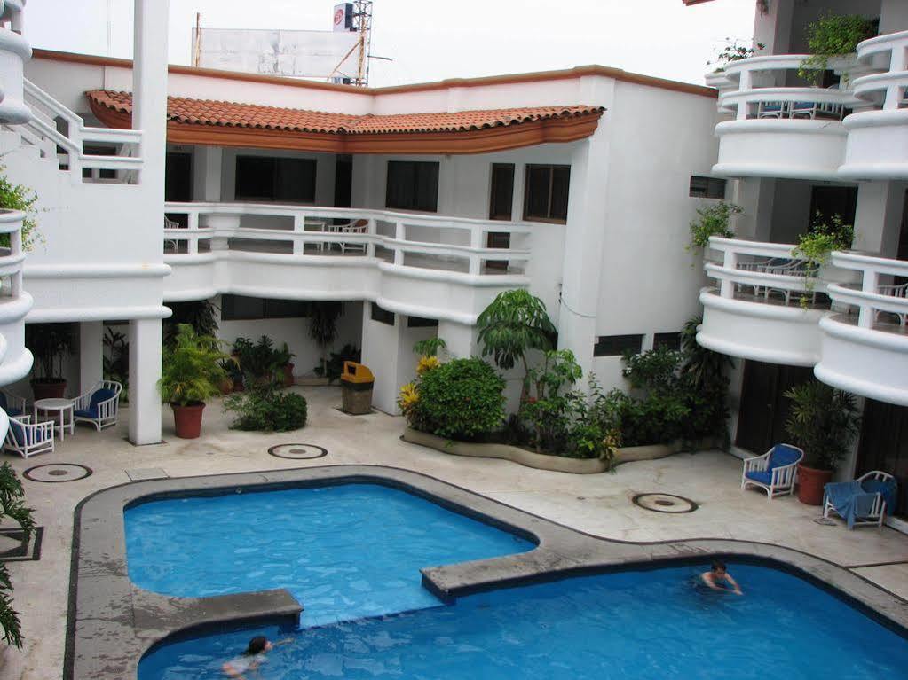 Hotel Y Suites Plaza Manzanillo Bagian luar foto