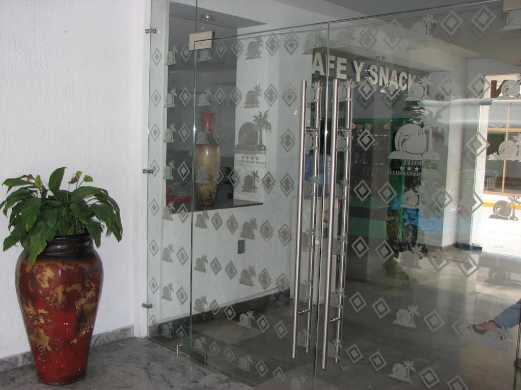 Hotel Y Suites Plaza Manzanillo Bagian luar foto
