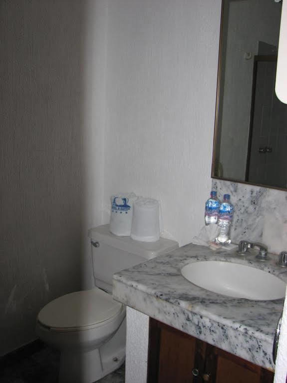 Hotel Y Suites Plaza Manzanillo Bagian luar foto